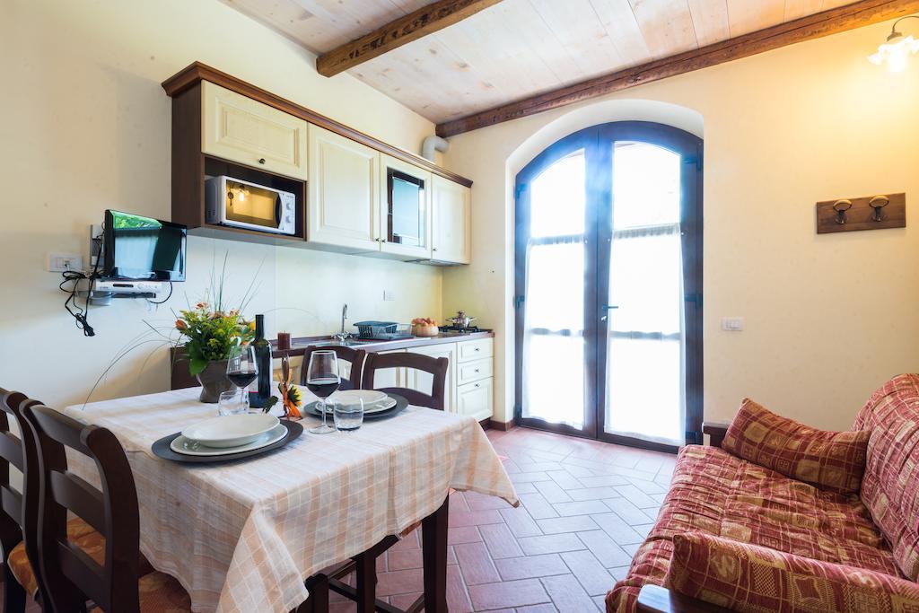 Agriturismo Alla Poncia Gravedona Quarto foto