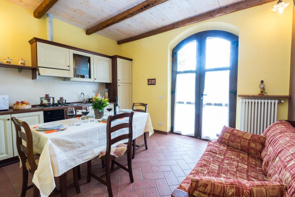 Agriturismo Alla Poncia Gravedona Quarto foto